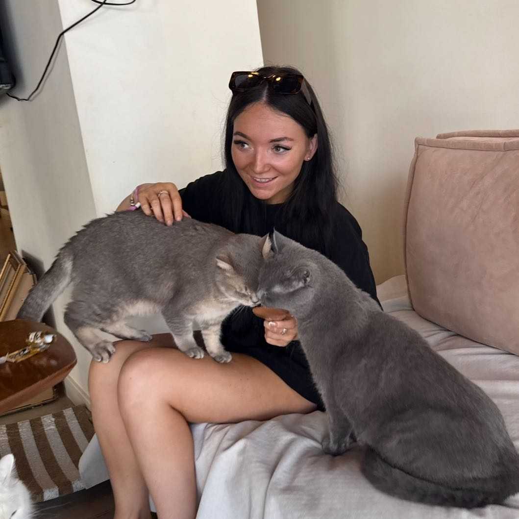 Claudia - Cat sitter only🥰