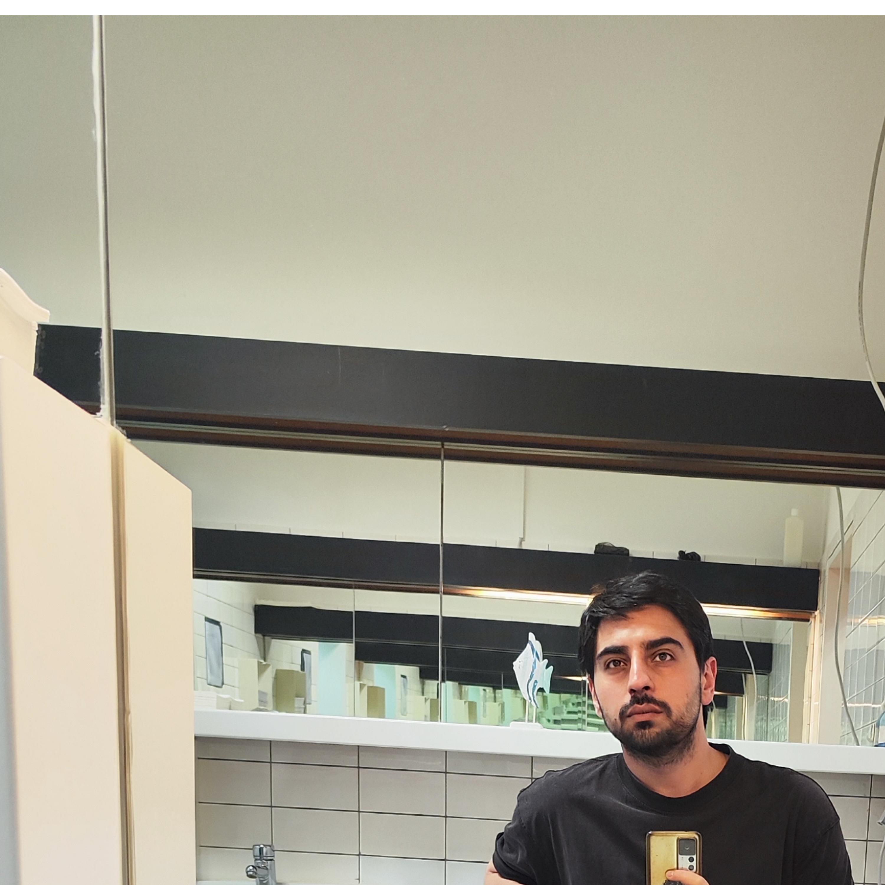 Mo