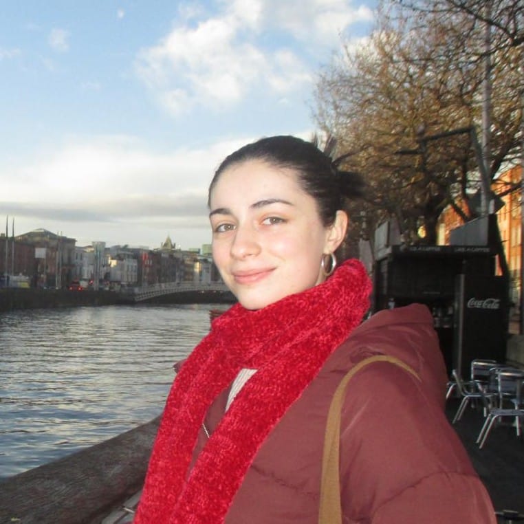 María