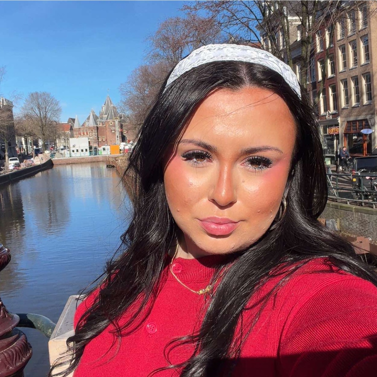 Ava