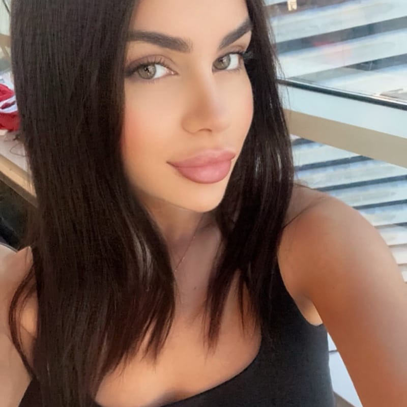 Mia
