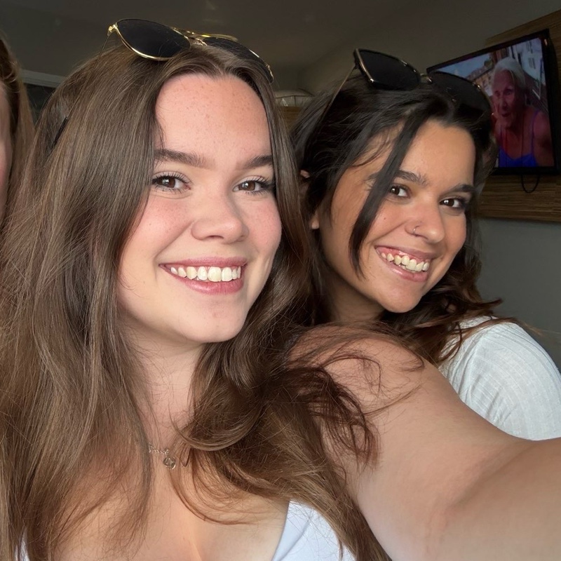 Daniela & Ella