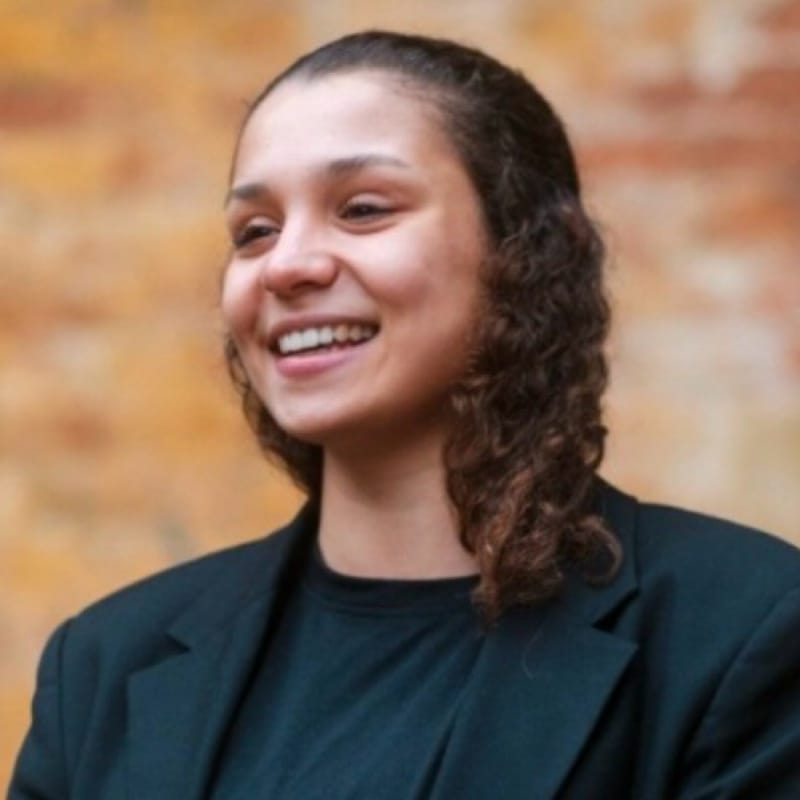 Inès