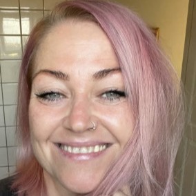 Nomi